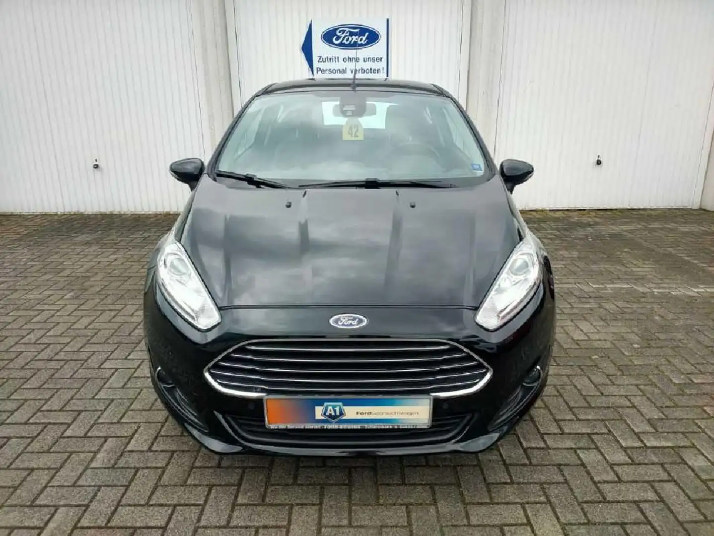 Ford Fiesta Titanium Schwarz - 2