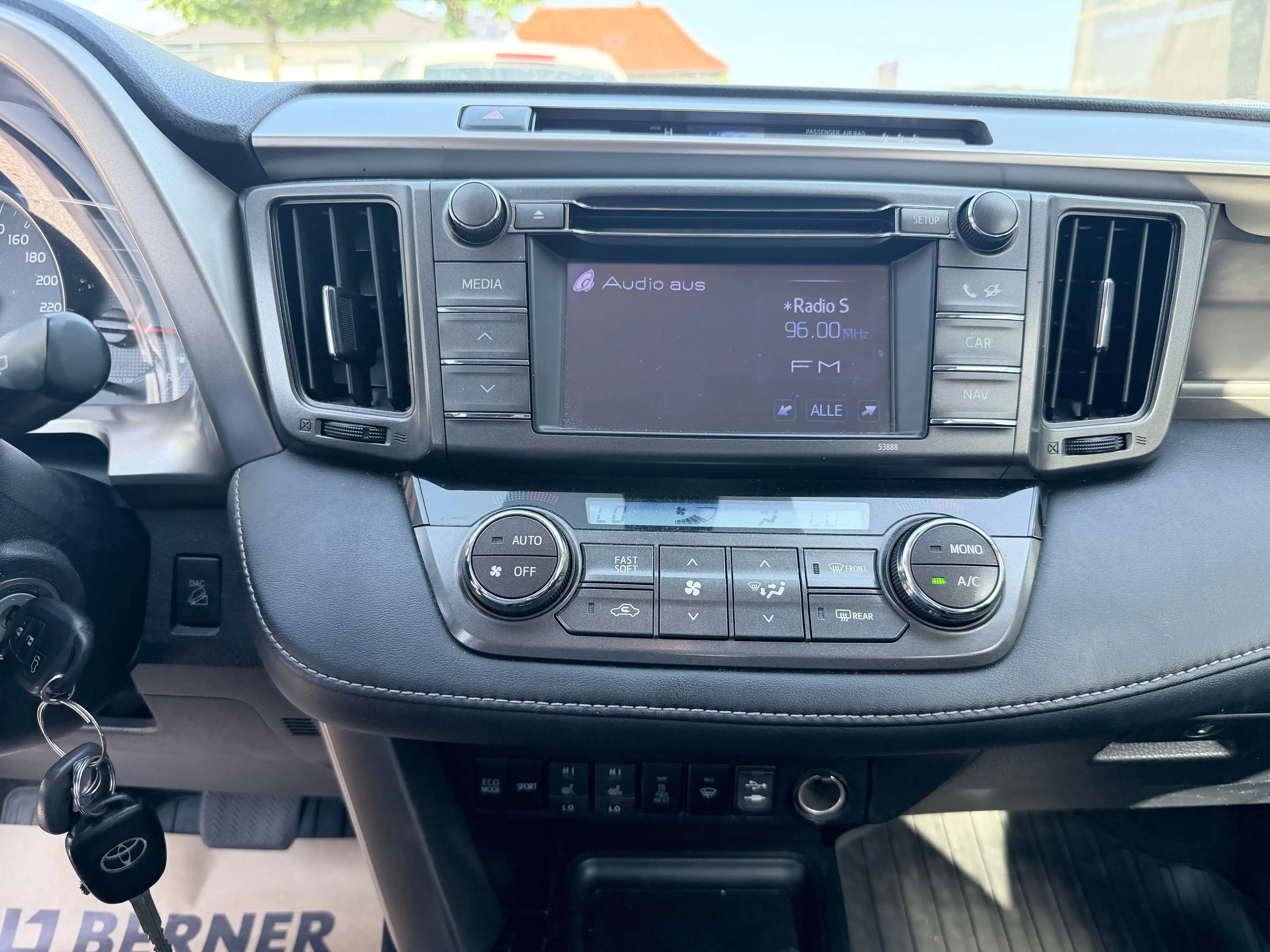 Toyota RAV 4 Life — photo 11
