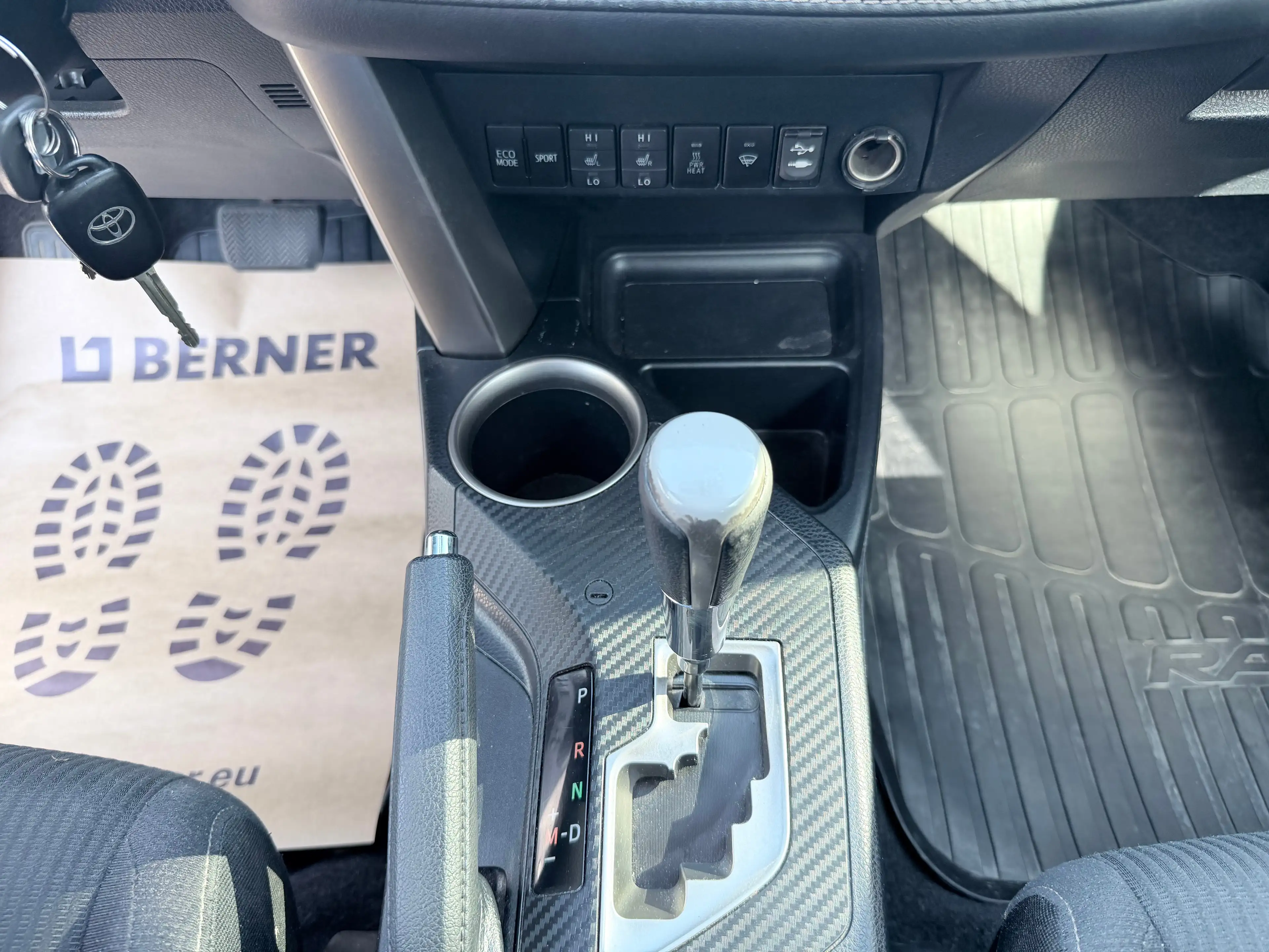 Toyota RAV 4 Life — photo 12