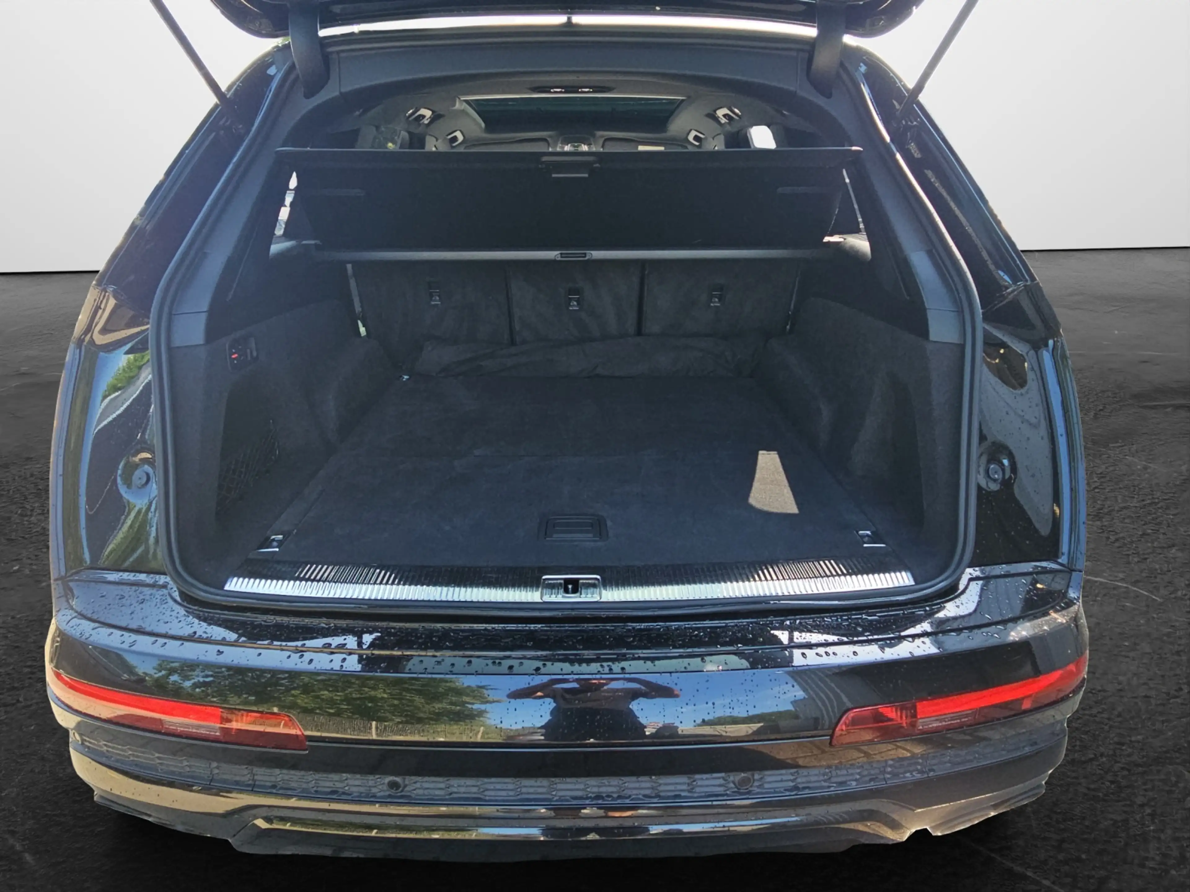 Audi SQ7 TFSI tiptronic NaviPlus Mtarix AHK 22-Zoll Head... — photo 12