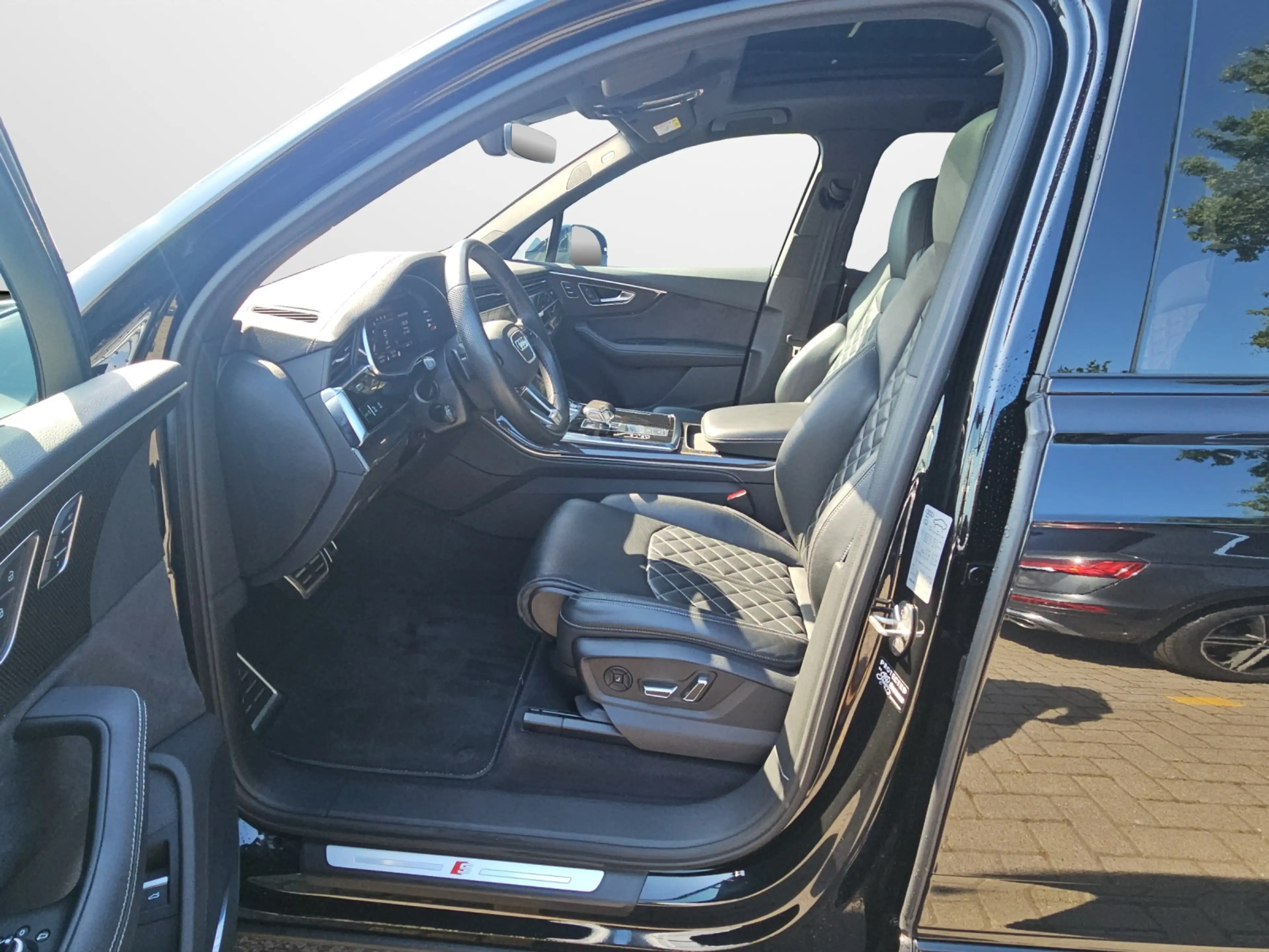 Audi SQ7 TFSI tiptronic NaviPlus Mtarix AHK 22-Zoll Head... — photo 7