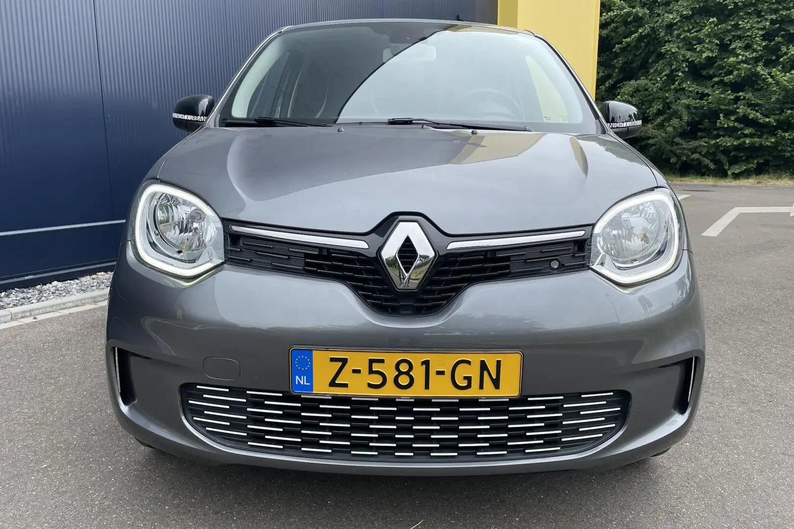 Renault Twingo Z.E. R80 E-Tech Série Limitée Urban Night 22 kWh Grijs - 2