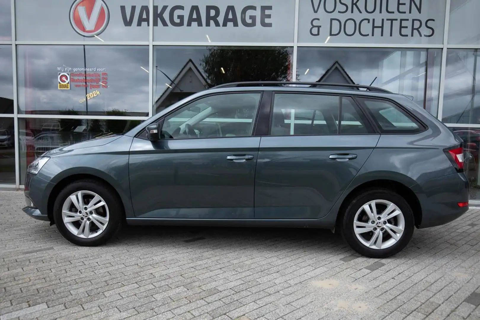 Skoda Fabia Combi 1.0 Ambition | Navigatie | Airco | Cruise Grijs - 2
