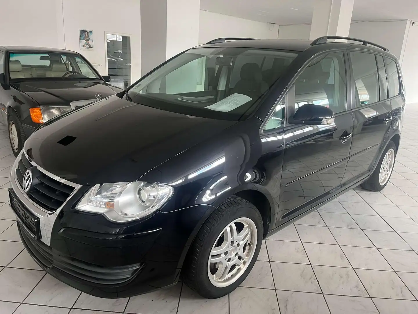 Volkswagen Touran Trendline im kundenauftrag  Ohne TÜV Negro - 2