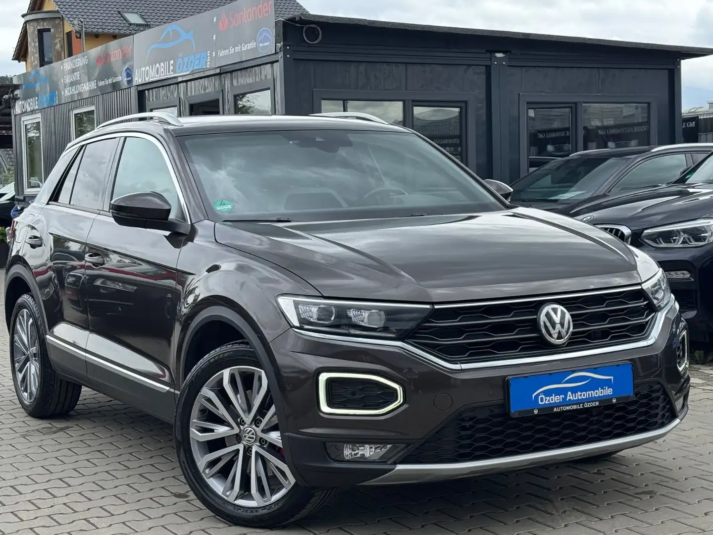 Volkswagen T-Roc 1.5 TSI ACT Sport+Finanzierung+Garantie+ Braun - 1