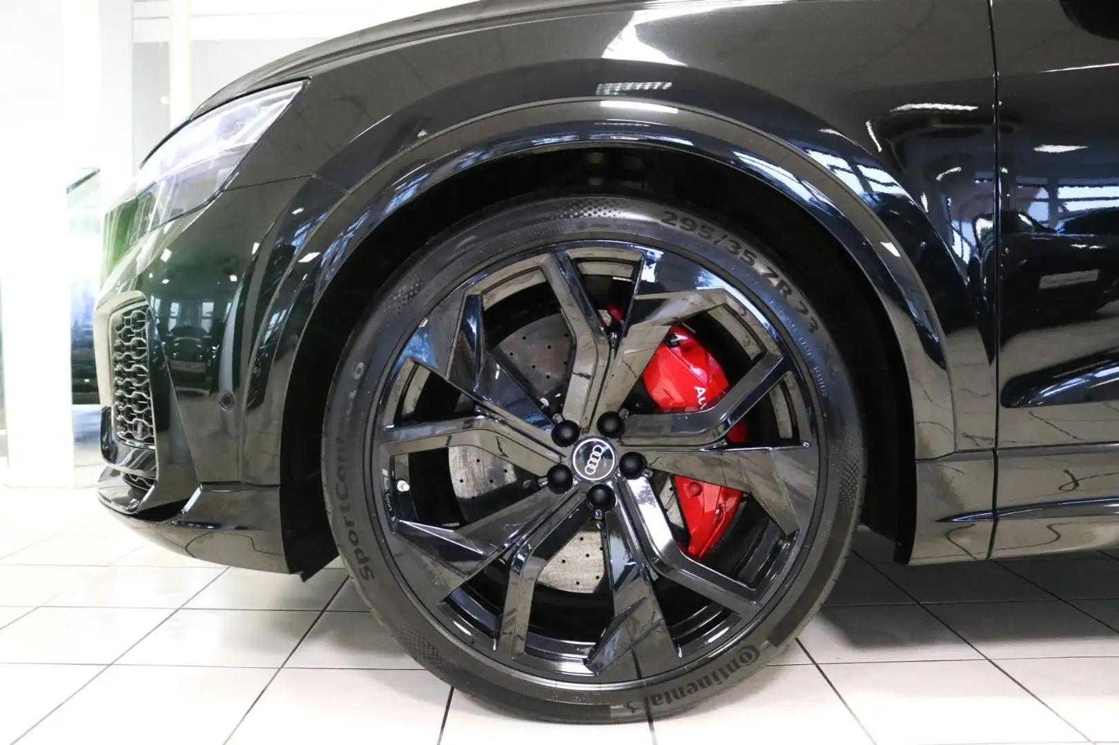 Audi RS Q8 Luft Keramik Pano STHZ AHK HUD 360 Nachtsic Schwarz - 2