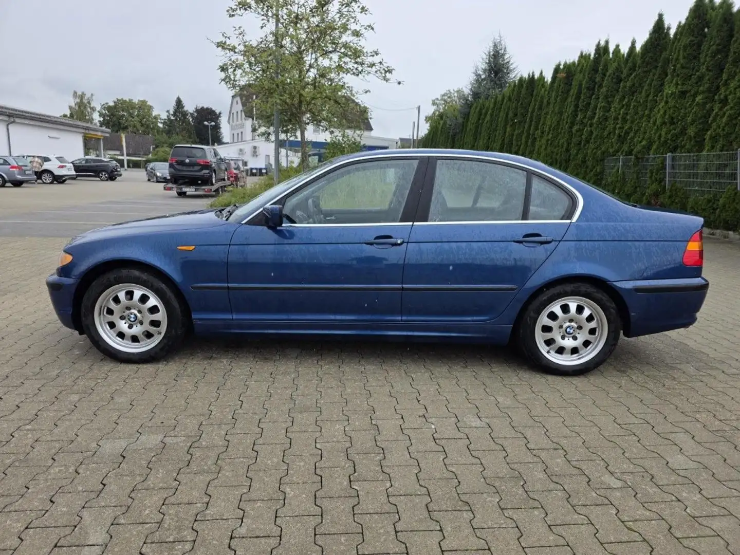 BMW 320 i 5-trg. Atutomatik PDC SHZ el.FH ZV LM 170PS Blau - 2