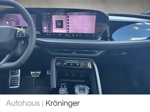 Audi SQ5 view 14