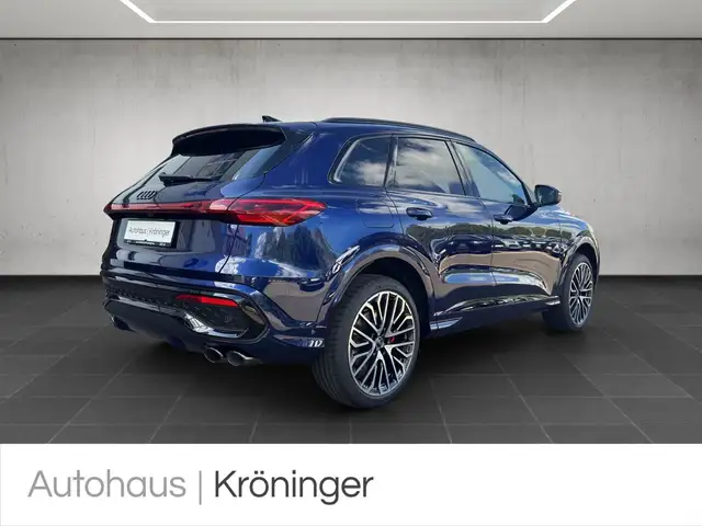 Audi SQ5 view 2