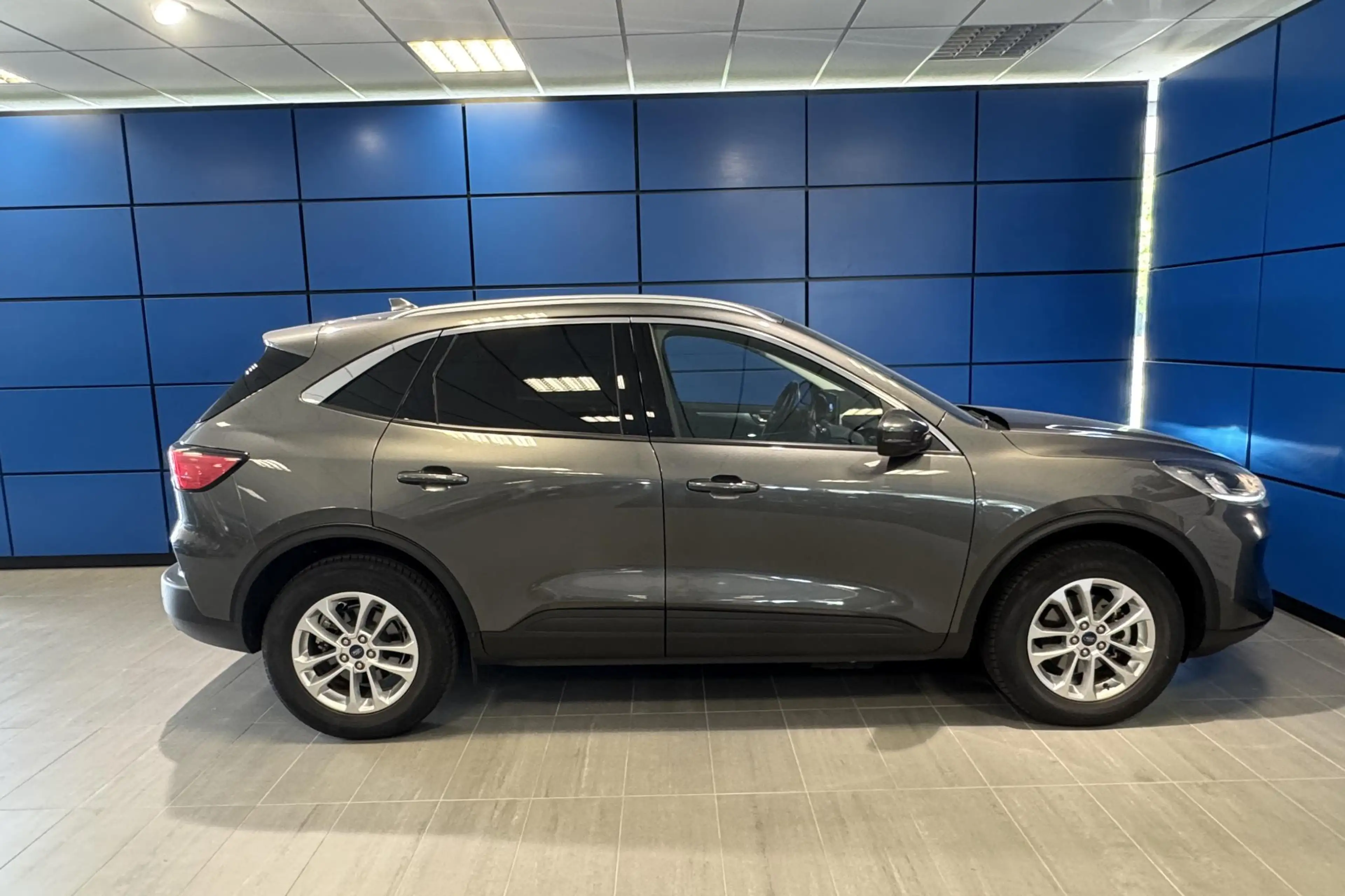 Ford Kuga 2.5 PHEV 225PK Titanium Automaat — photo 2