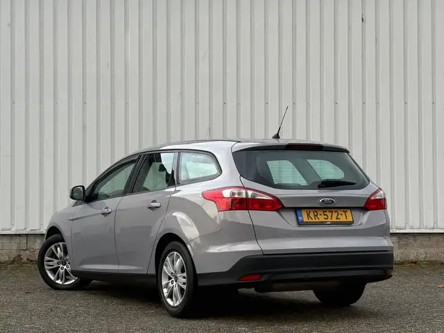 Ford Focus view 5