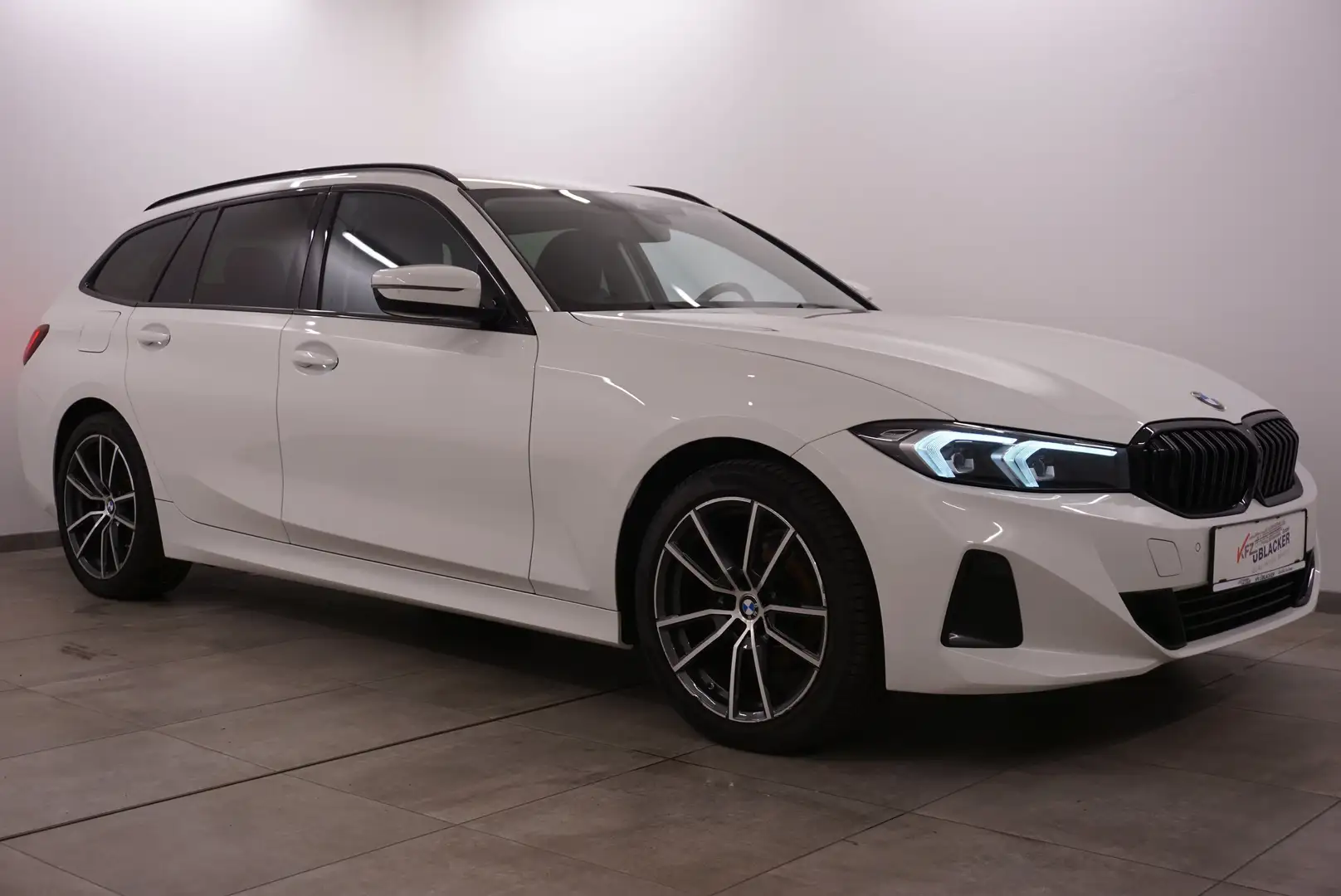 BMW 318 d Sport // Shadow Line // Lederausstattung Weiß - 1