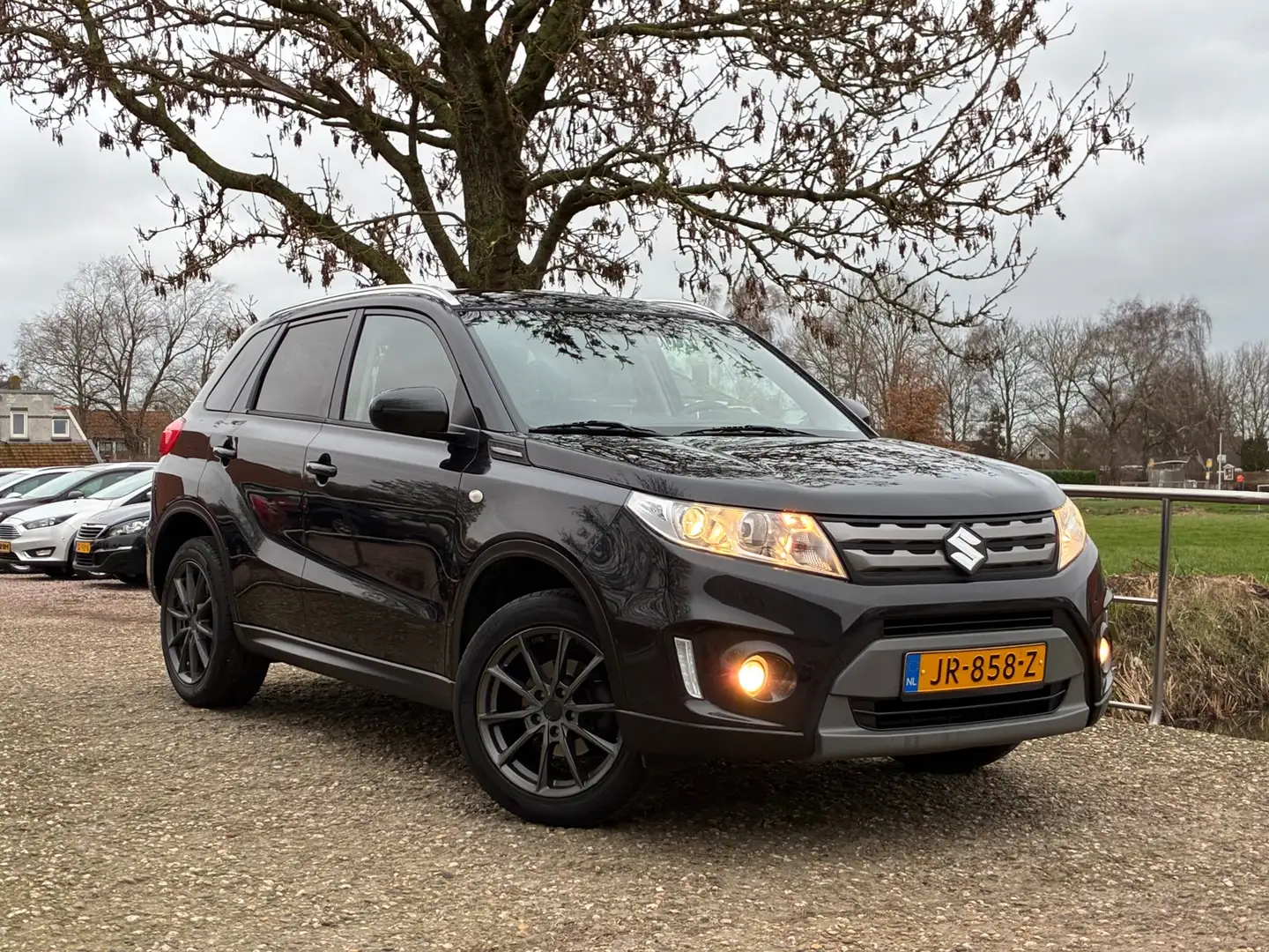 Suzuki Vitara 1.6 Exclusive | Cruise + Clima + Stoel verw. nu € Schwarz - 1