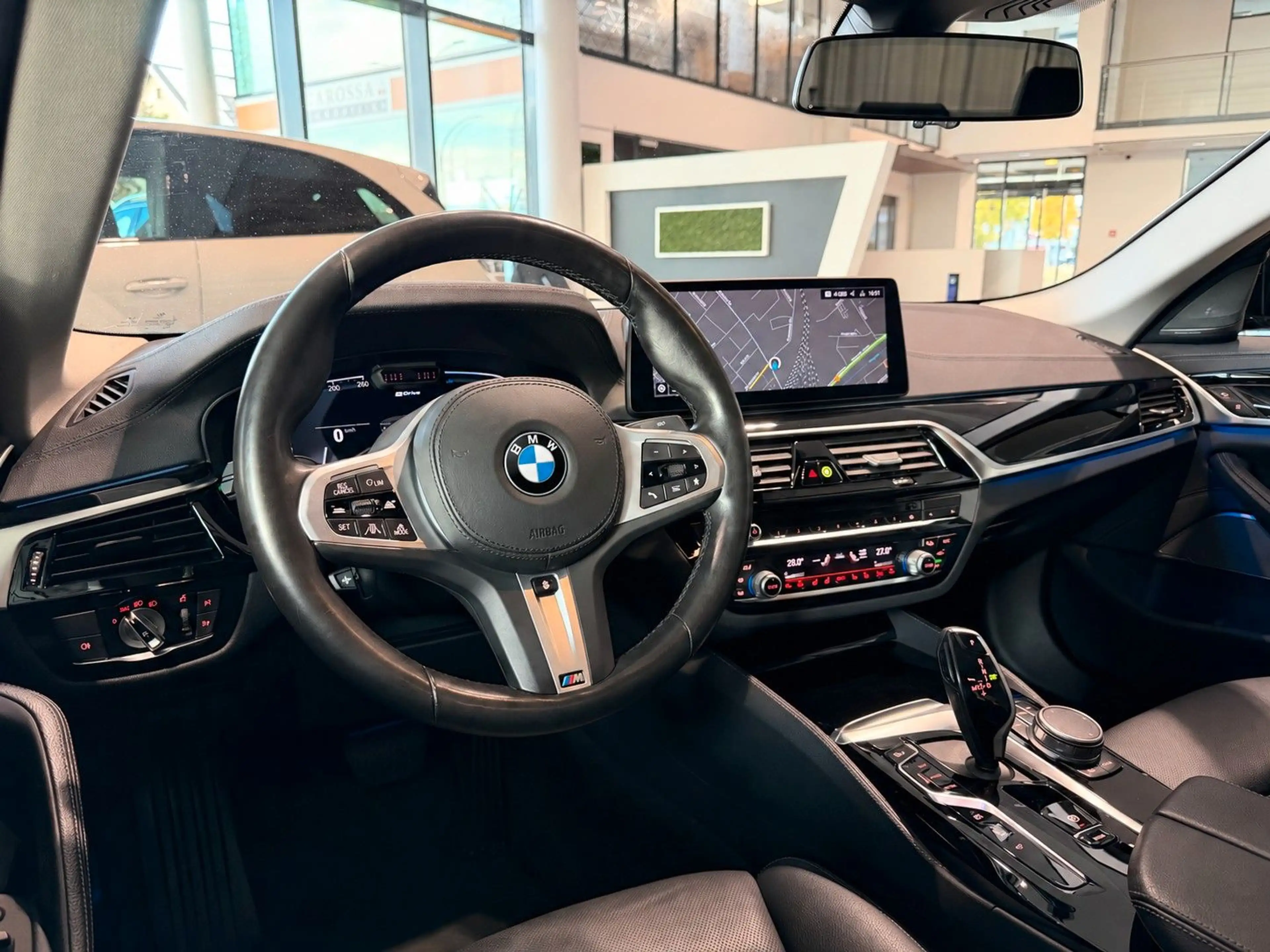 BMW 530 e xDr Lim. Luxury Laser Sbel HUD H&K AHK ACC — photo 4