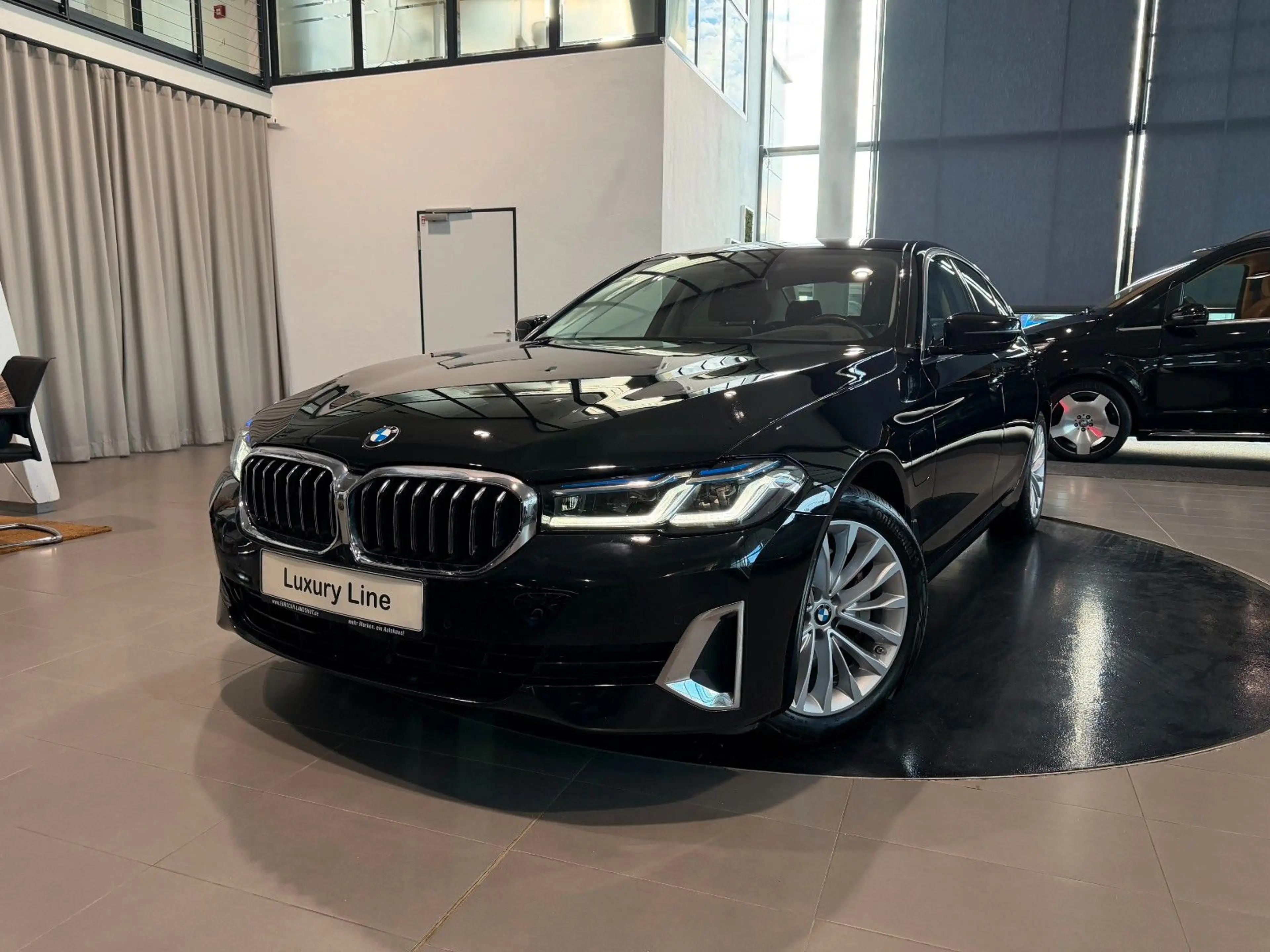 BMW 530 e xDr Lim. Luxury Laser Sbel HUD H&K AHK ACC — photo 27