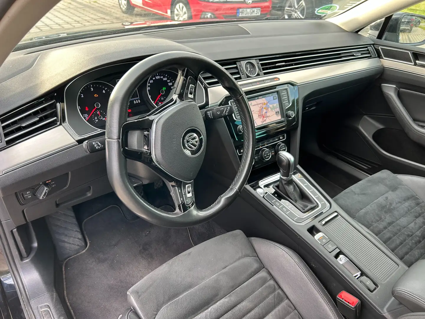Volkswagen Passat Variant Passat Variant 2.0 TDI SCR DSG (BlueM. Tech)Highli Schwarz - 2