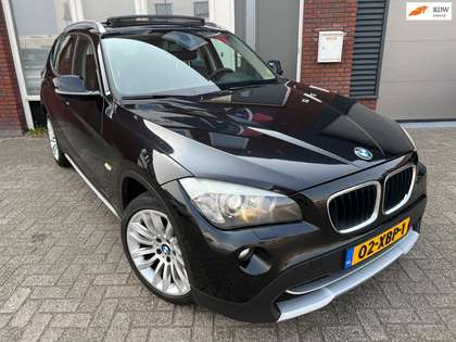 BMW X1 SDrive20i Business / Pano / Leder / Navi / LM