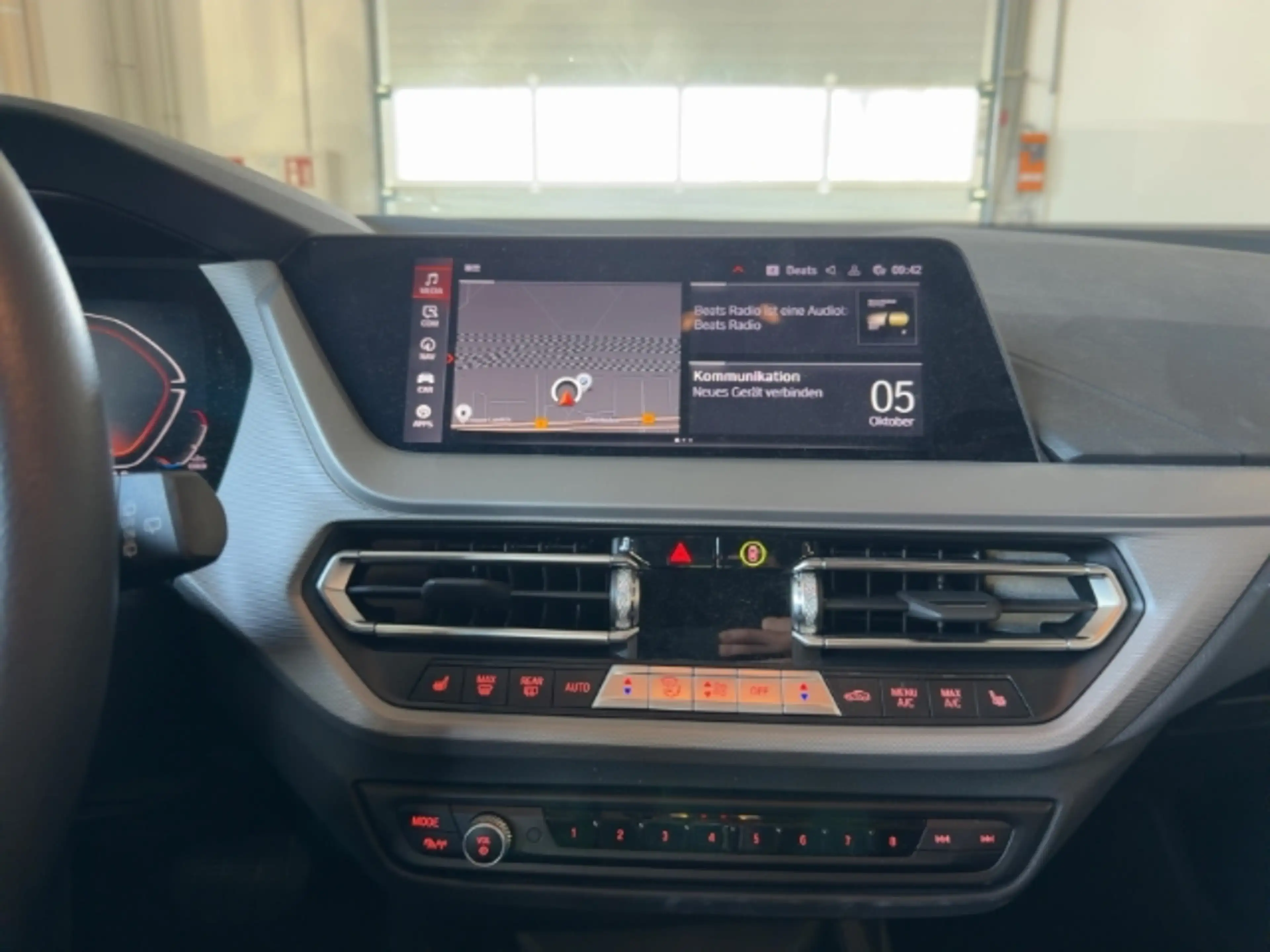 BMW 118 i 5-Türer El. Panodach Panorama Navi Digitales Coc — photo 9