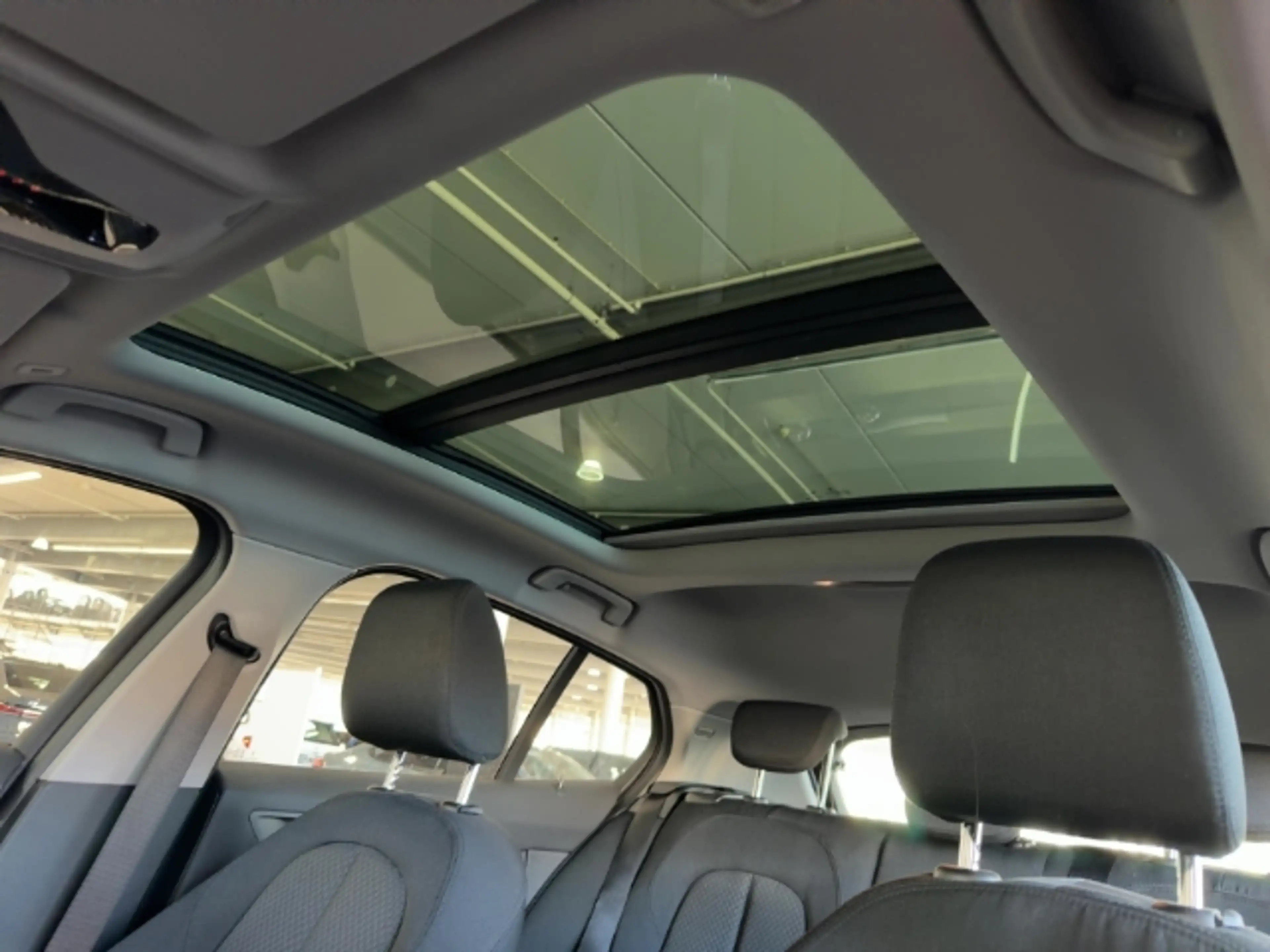 BMW 118 i 5-Türer El. Panodach Panorama Navi Digitales Coc — photo 13