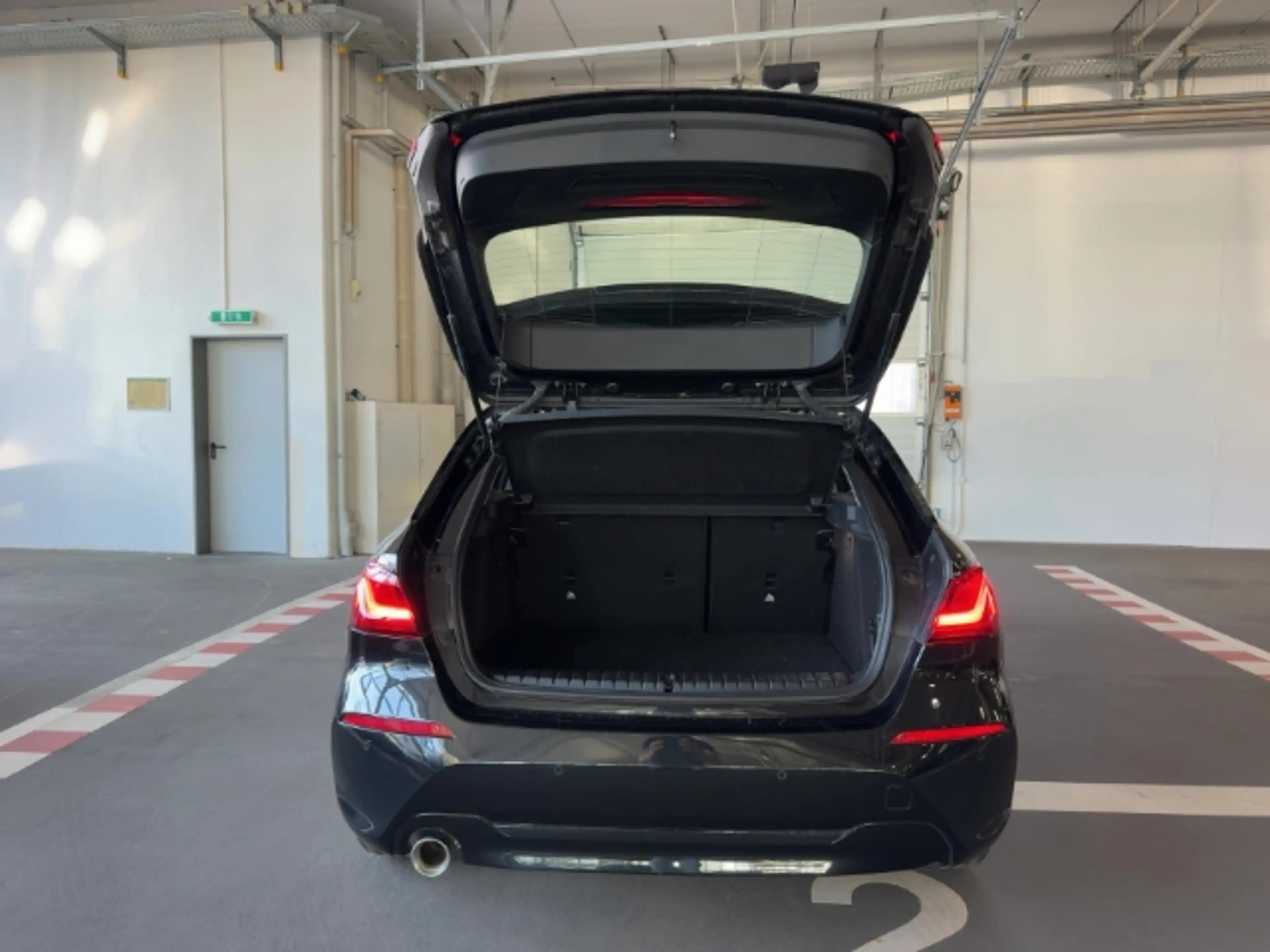 BMW 118 i 5-Türer El. Panodach Panorama Navi Digitales Coc — photo 14