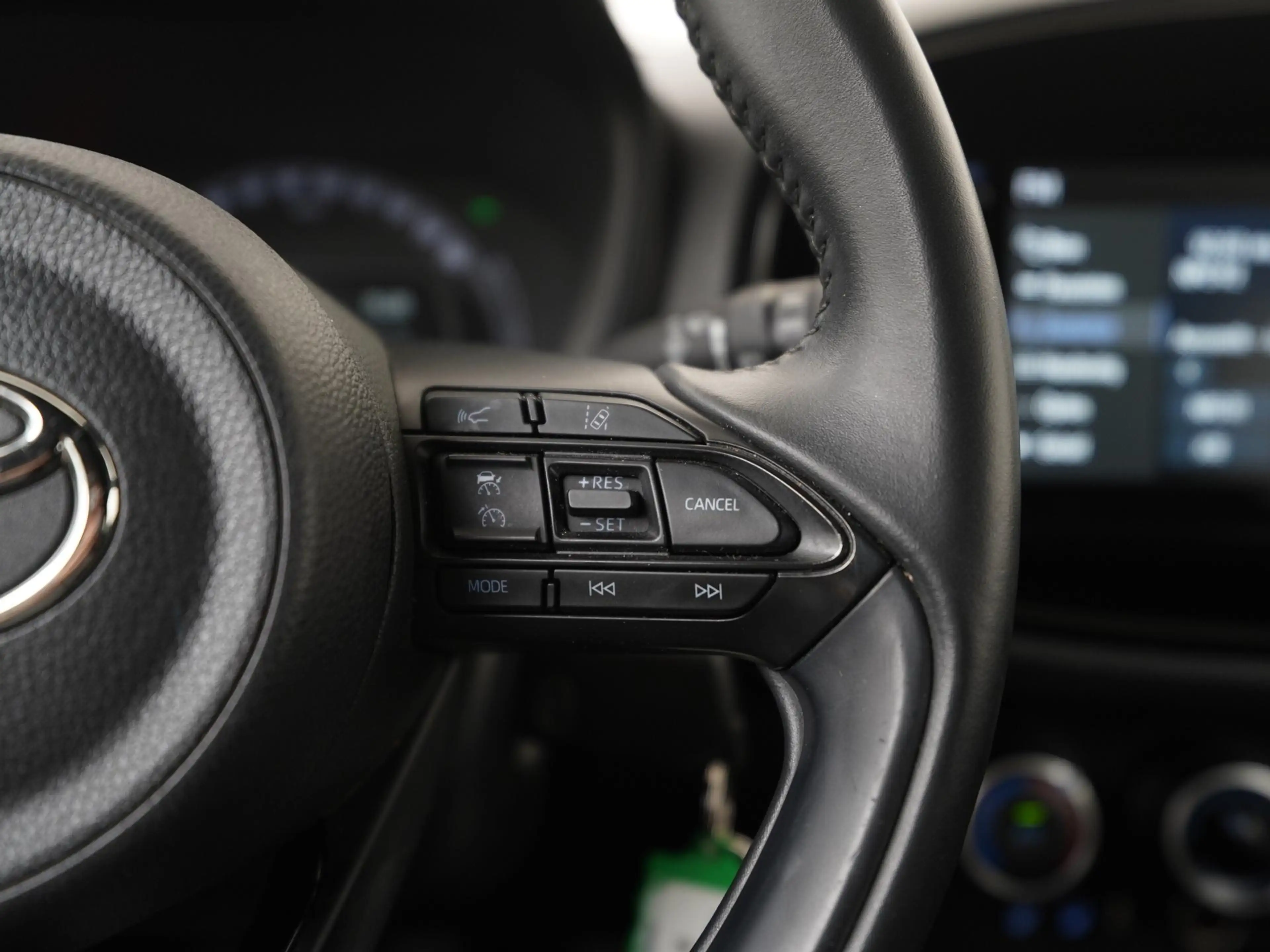 Toyota Aygo X 1.0 VVT-i MT first Two-Tone | Camera | Apple/Andro — photo 9