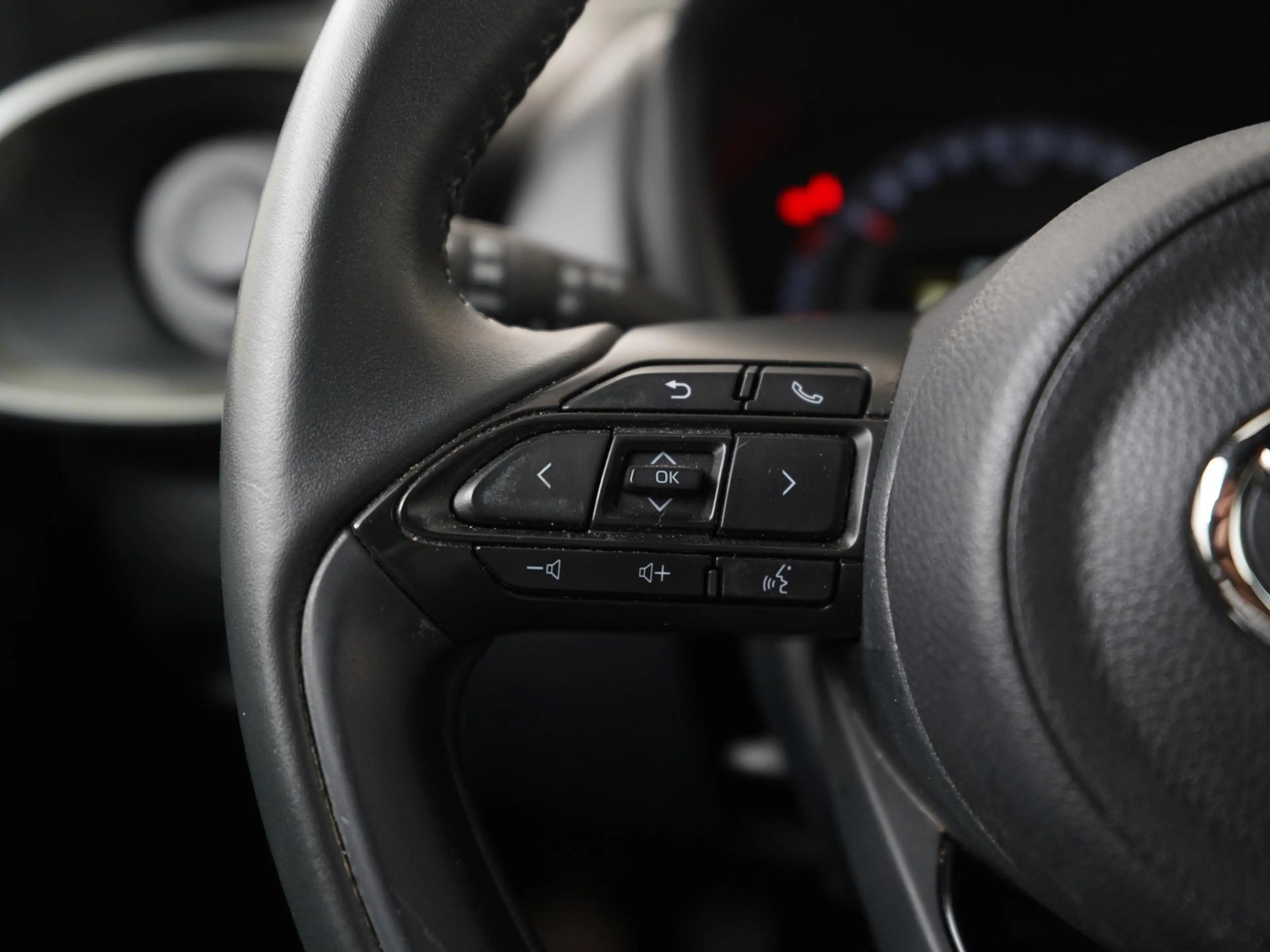 Toyota Aygo X 1.0 VVT-i MT first Two-Tone | Camera | Apple/Andro — photo 7