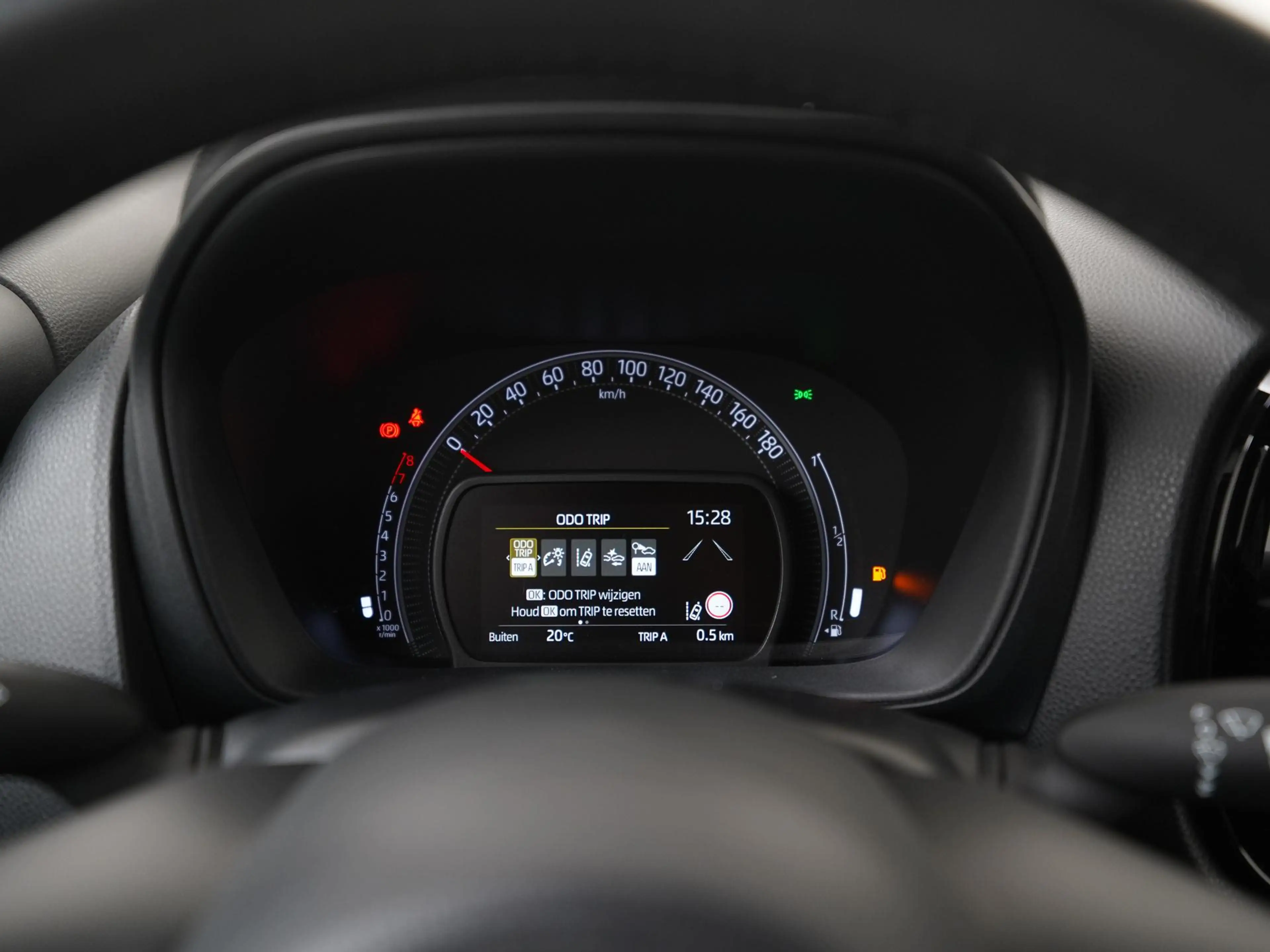 Toyota Aygo X 1.0 VVT-i MT first Two-Tone | Camera | Apple/Andro — photo 8
