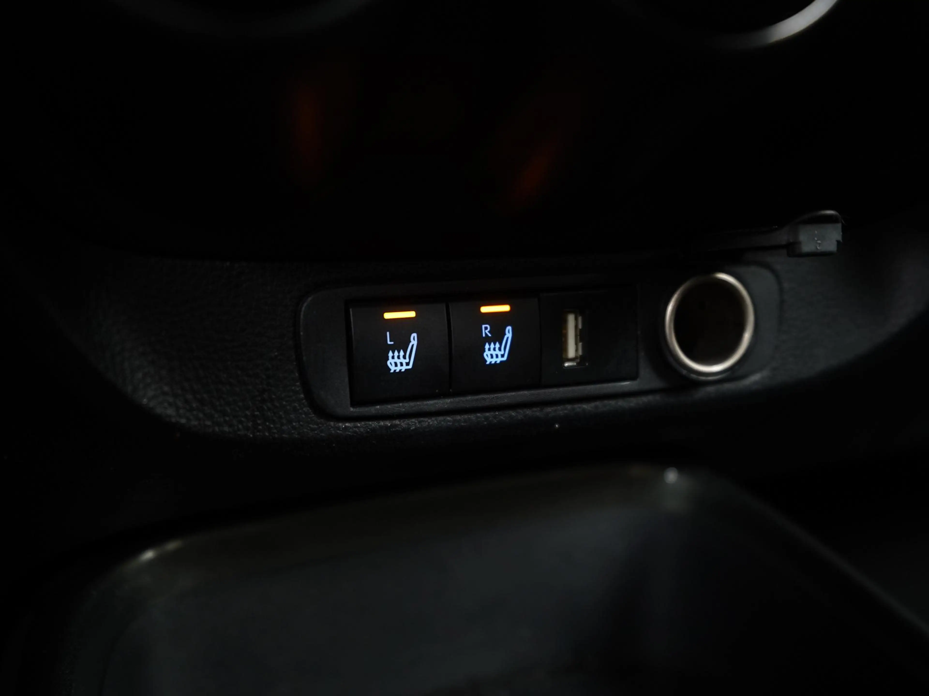 Toyota Aygo X 1.0 VVT-i MT first Two-Tone | Camera | Apple/Andro — photo 12