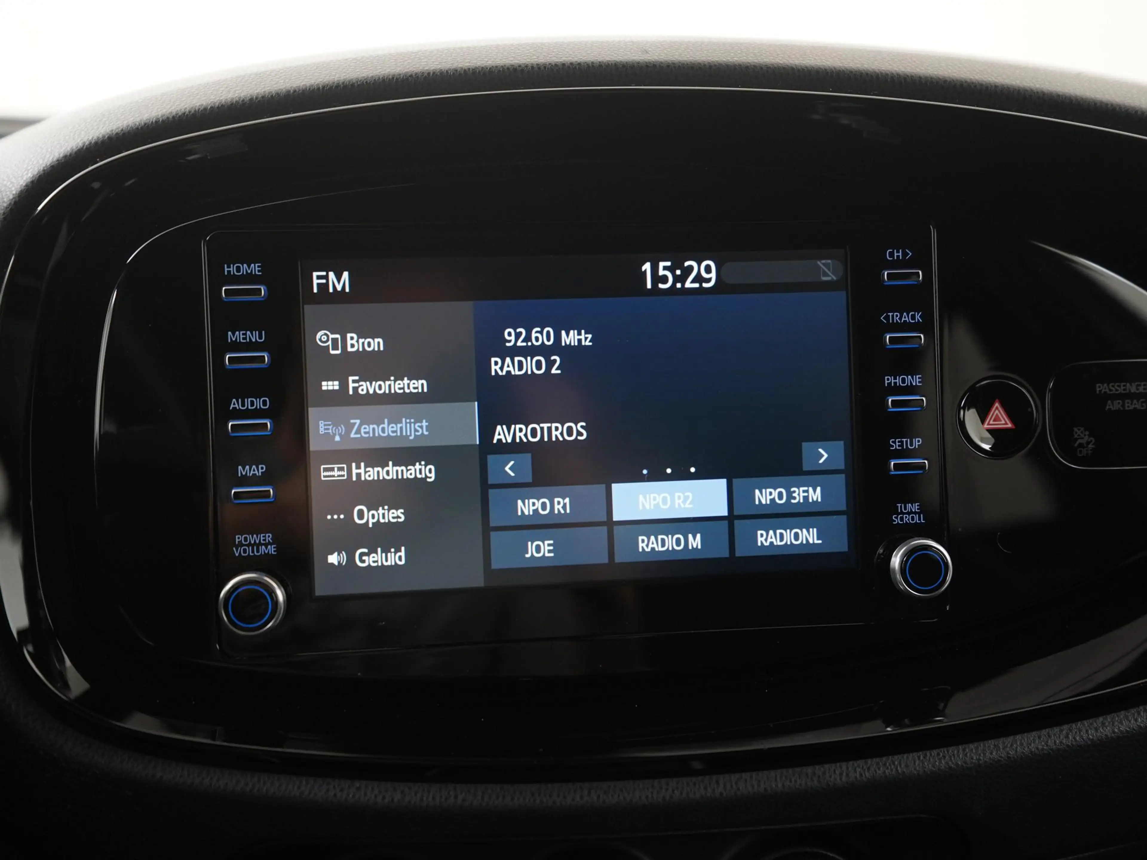 Toyota Aygo X 1.0 VVT-i MT first Two-Tone | Camera | Apple/Andro — photo 13