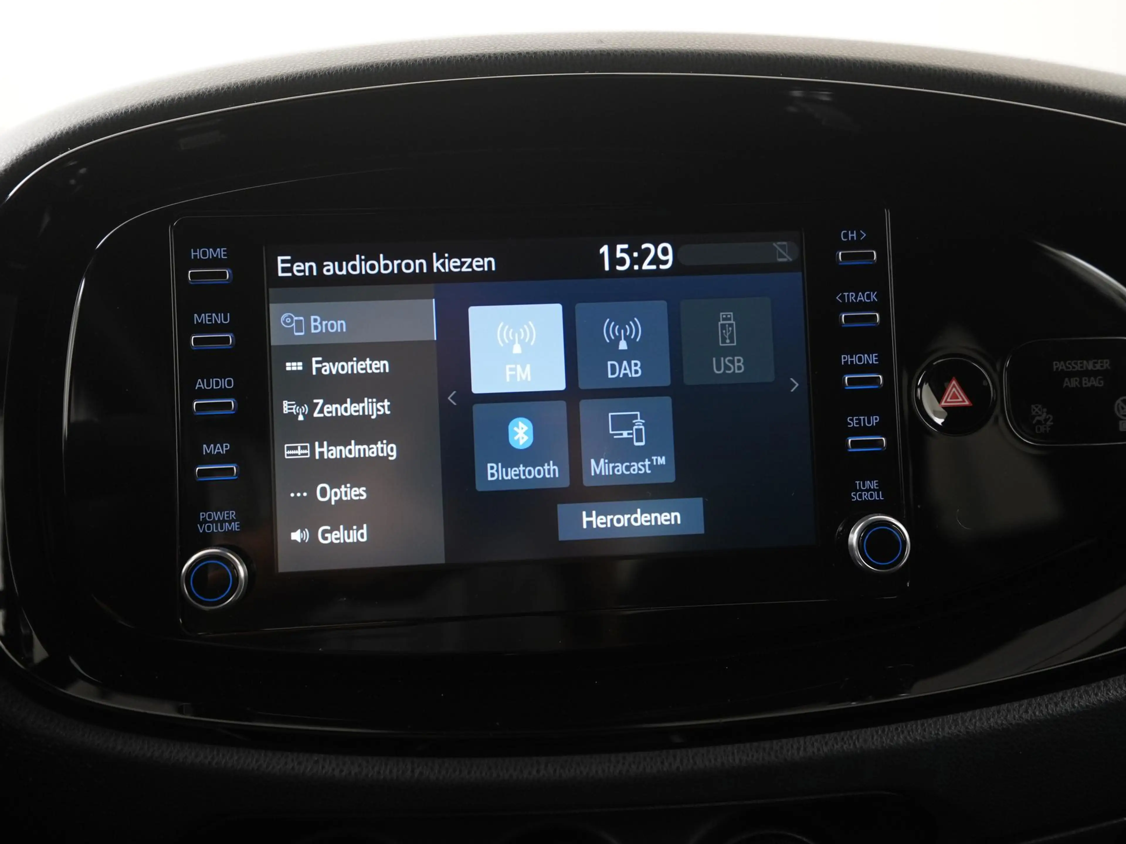 Toyota Aygo X 1.0 VVT-i MT first Two-Tone | Camera | Apple/Andro — photo 14