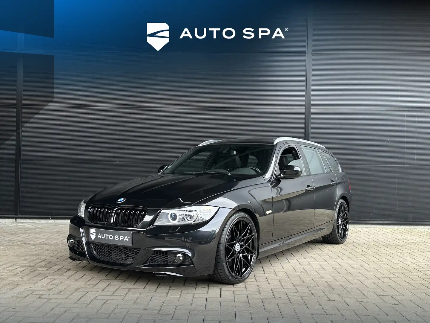 BMW 335 3 Serie 335xi AUT M-SPORT Youngtimer PANODAK Leer Zwart - 1