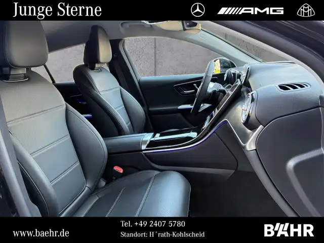 Mercedes-Benz 220 view 5