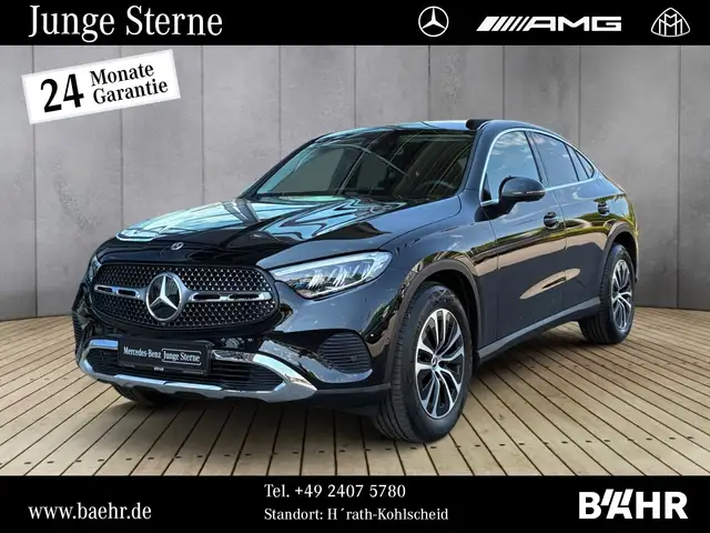Mercedes-Benz 220 main image