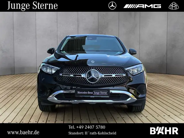 Mercedes-Benz 220 view 7