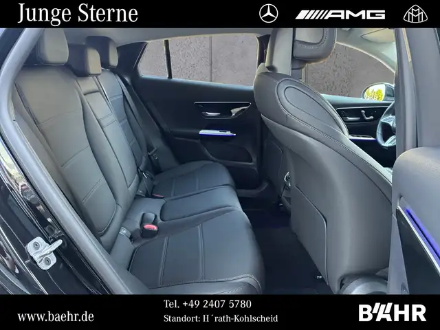 Mercedes-Benz 220 view 9