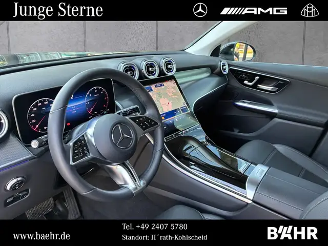 Mercedes-Benz 220 view 11
