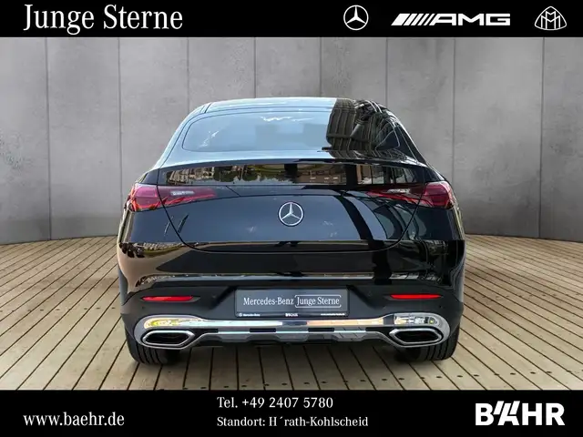 Mercedes-Benz 220 view 8