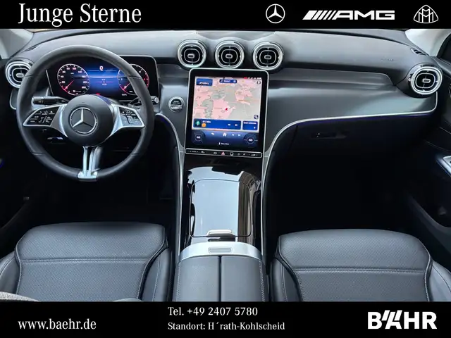 Mercedes-Benz 220 view 4