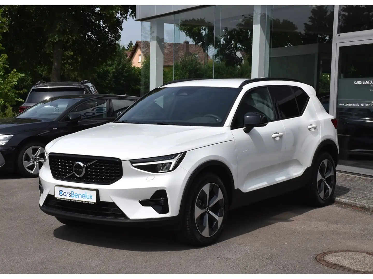 Volvo XC40 2.0 B3 MHEV Plus Dark DCT MEMO HARMAN PILOT NEUF Blanc - 2