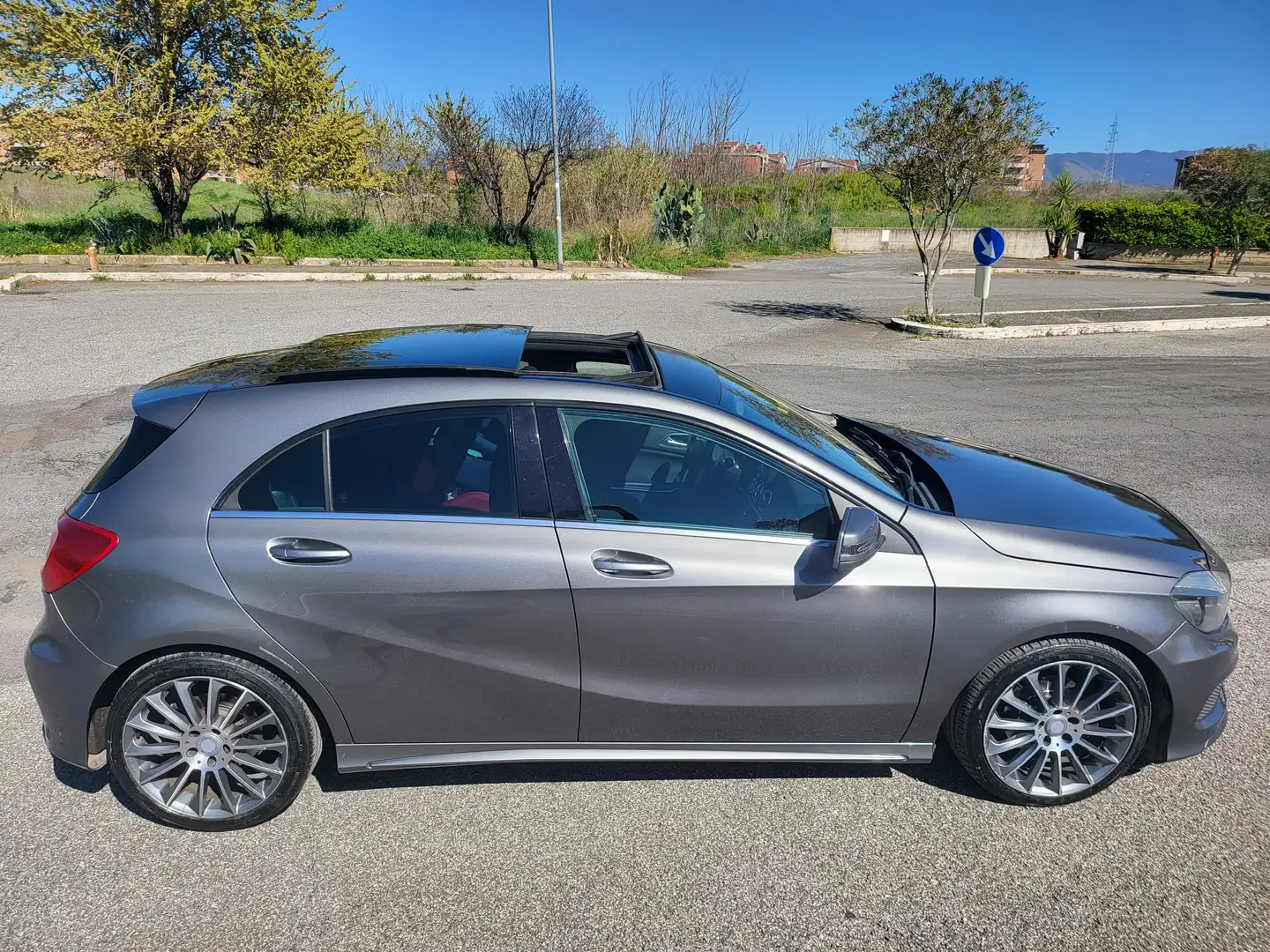 Mercedes-Benz A 180 Classe+A+-+W176+cdi+(be)+Premium+auto Сірий - 2