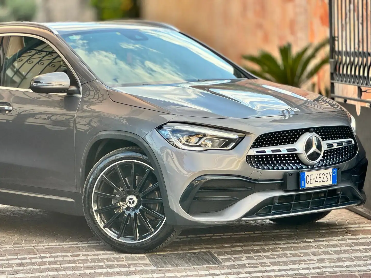 Mercedes-Benz GLA 200 Mercedes-benz GLA 200 d Automatic Premium Grijs - 2