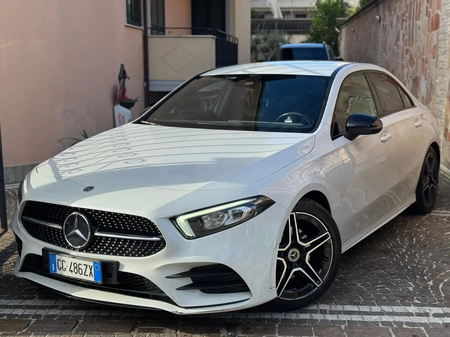Mercedes-Benz A 200 d Sedan Automatic 4Matic Premium Blanc - 2