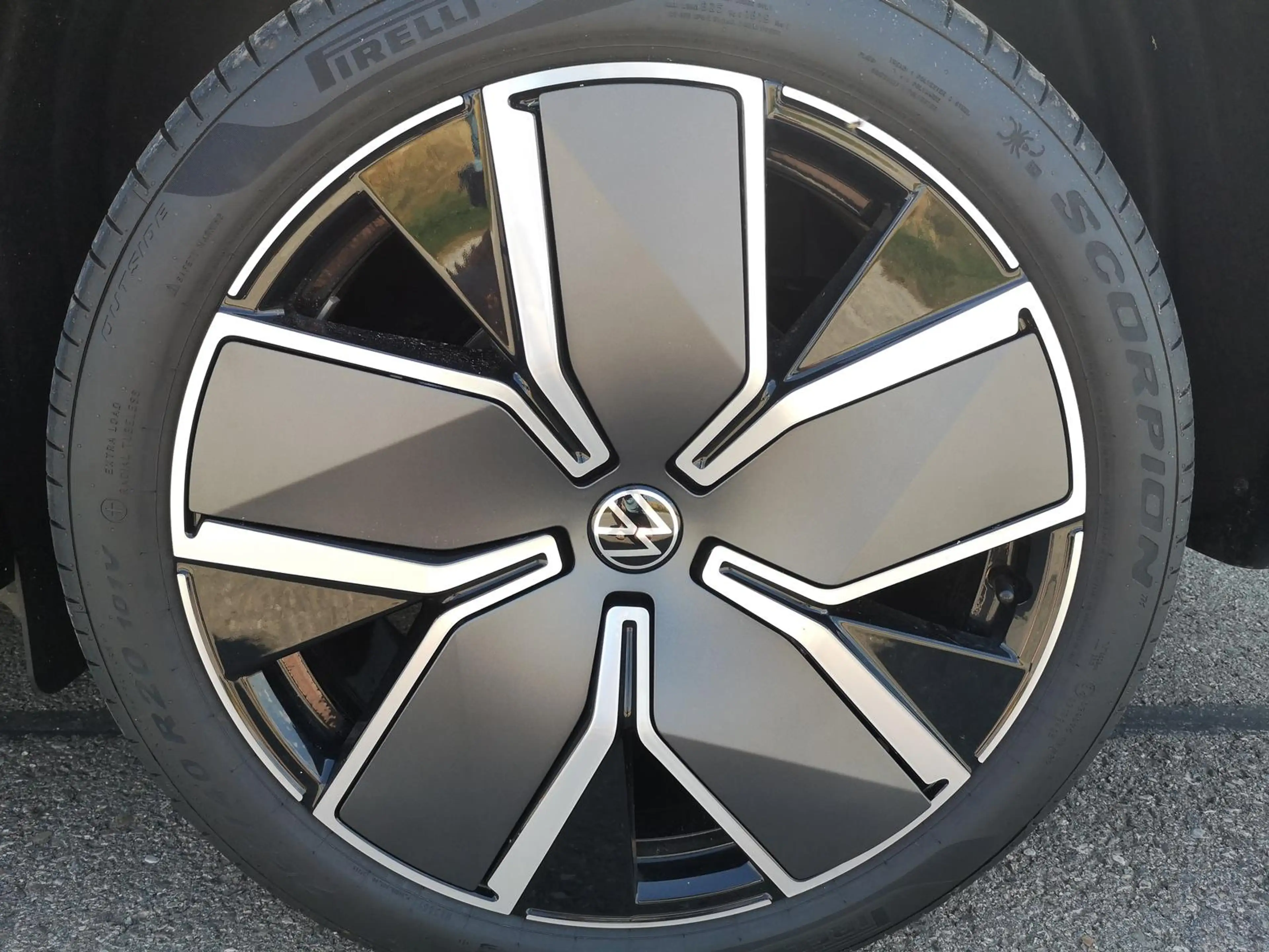 Volkswagen Tayron 2.0 TDI R-Line DSG 4Motion ABT 7 Sitzer Pano Stand — photo 4