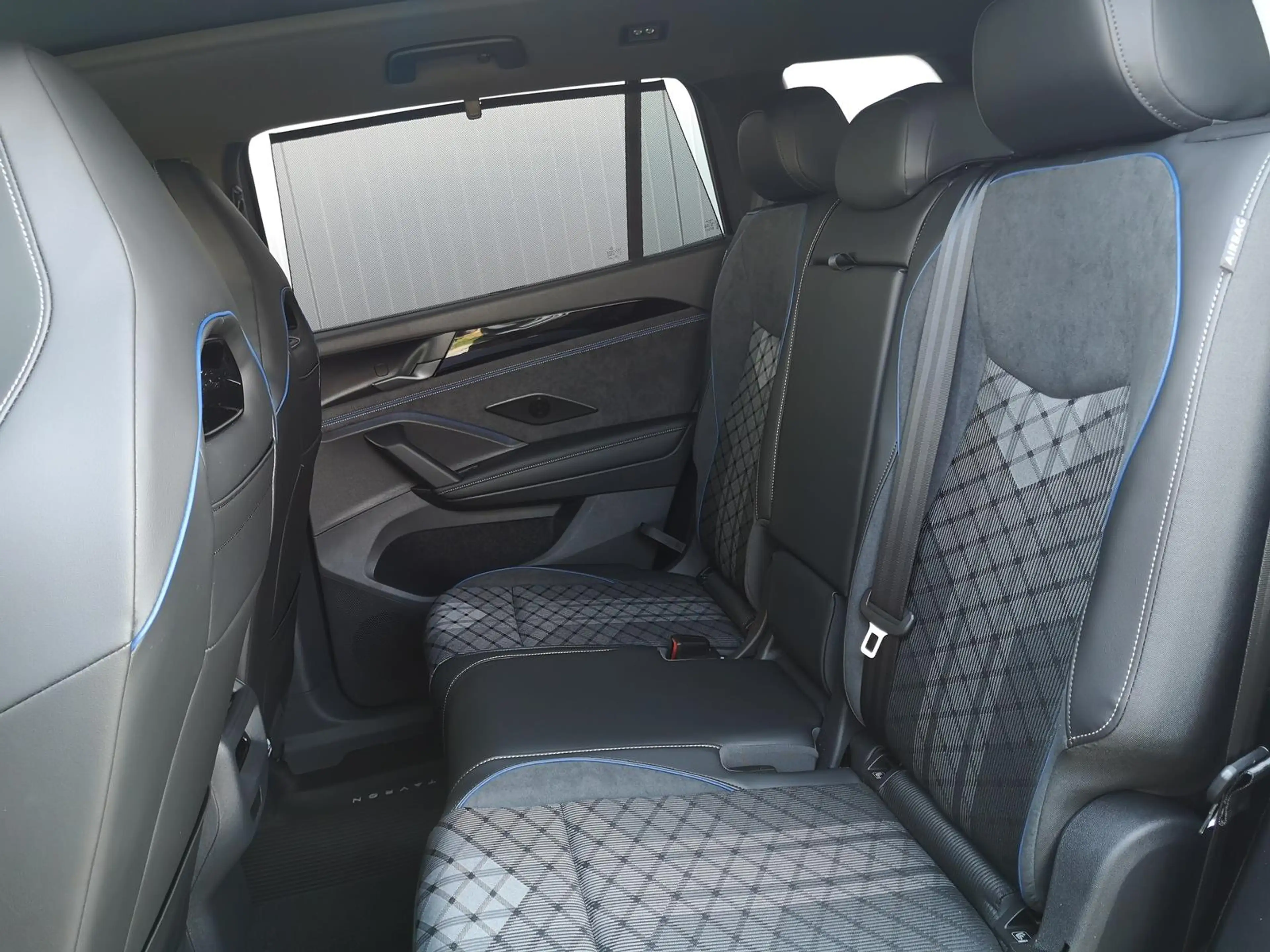 Volkswagen Tayron 2.0 TDI R-Line DSG 4Motion ABT 7 Sitzer Pano Stand — photo 9