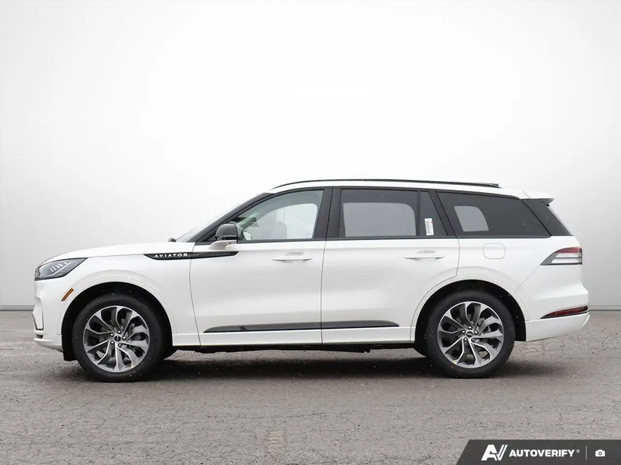 Lincoln Aviator снимка Lincoln Aviator