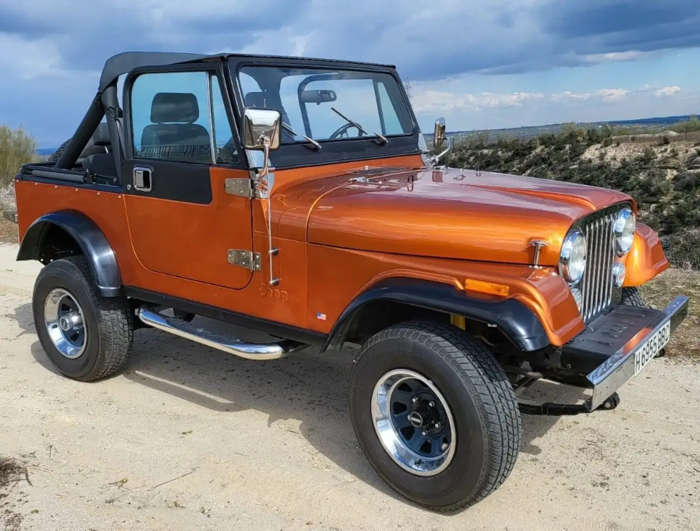 Jeep CJ-7 Оранжевый - 1