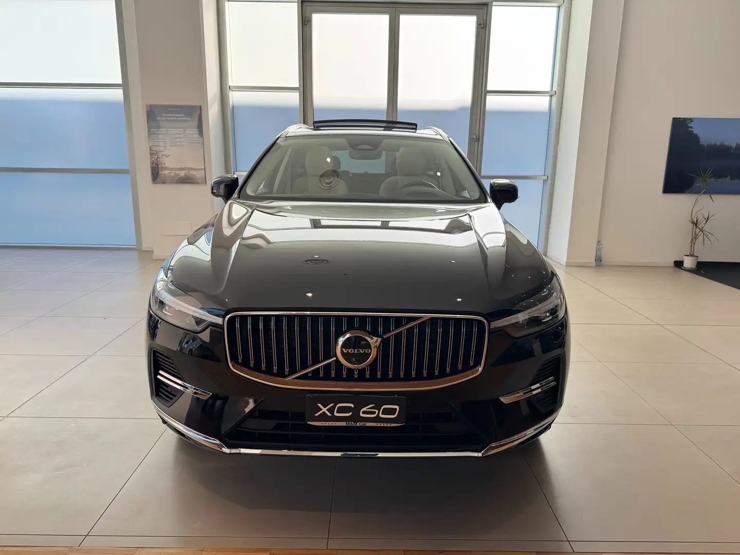 Volvo XC60 XC60 T6 Recharge Plug-in hybrid AWD automatico Noir - 2