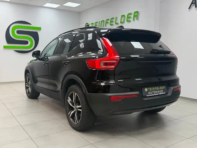 Volvo XC40 view 5