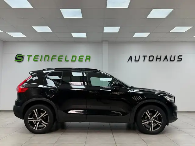 Volvo XC40 view 8