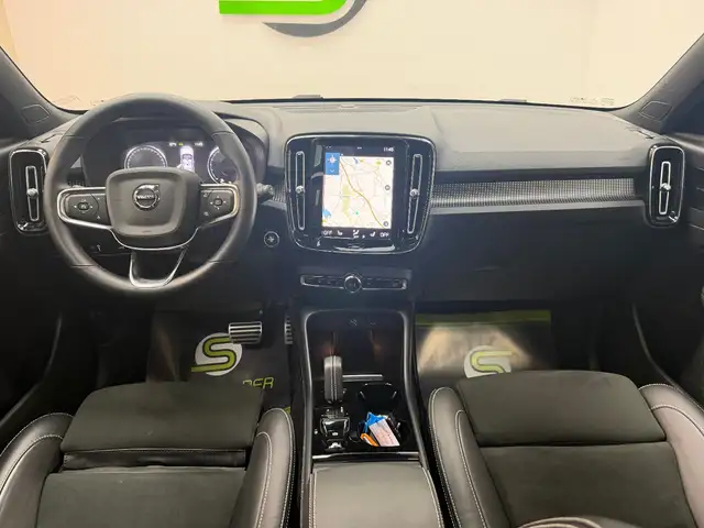 Volvo XC40 view 15